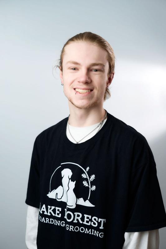 Cole , Kennel Lead